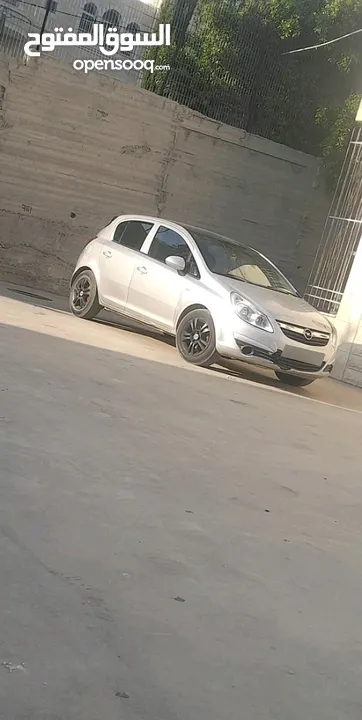 سيارة اوبل كورسا موديل 2010 للبيع