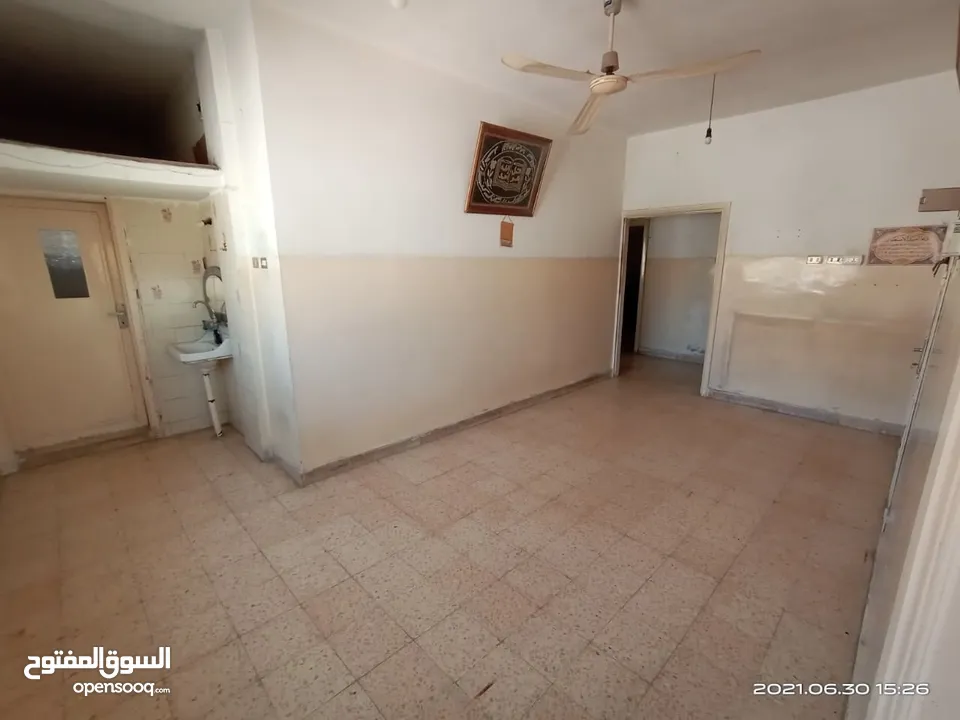 شقة للبيع في الهاشمي الشمالي قرب المركز الصحي