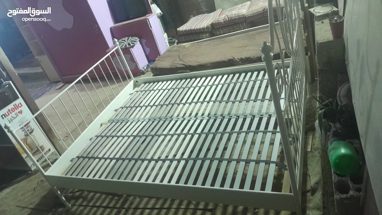 اثاث مستعمل مشكل وغرف نوم وكنب وخزائن وثلاجات ونثريات