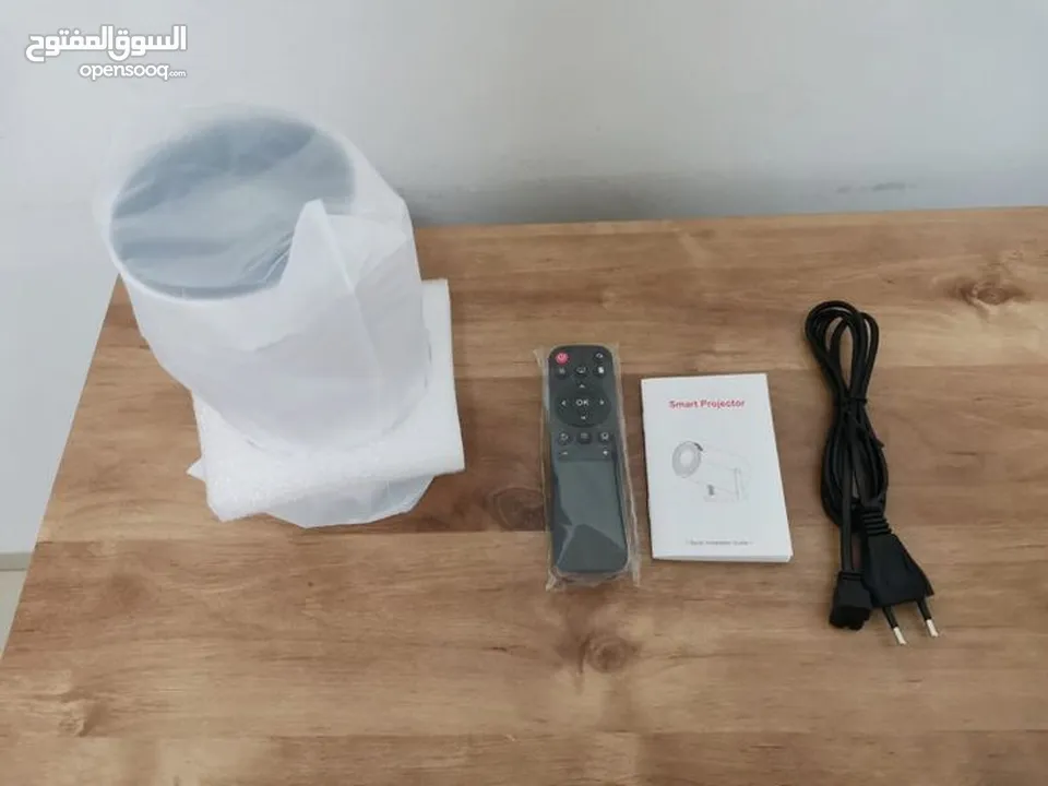 للبيع جهاز عرض (بروجكتر) من شركة Magcubic -