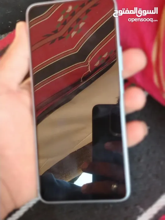 HONOR X9c Smart 12رام 12اضافي        256 جيجا وكتله الجهاز وشرا ما بقصر معو
