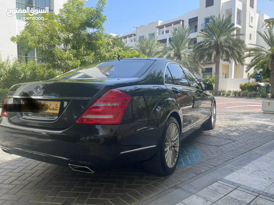 للبيع مرسيدس S500.  موديل 2011 عدد الاسطوانات 8 V رقم واحد فول ابشن  شامل