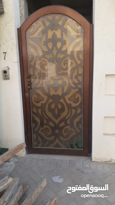 **للبيع نوافذ وأبواب  (دبل قلاص)**