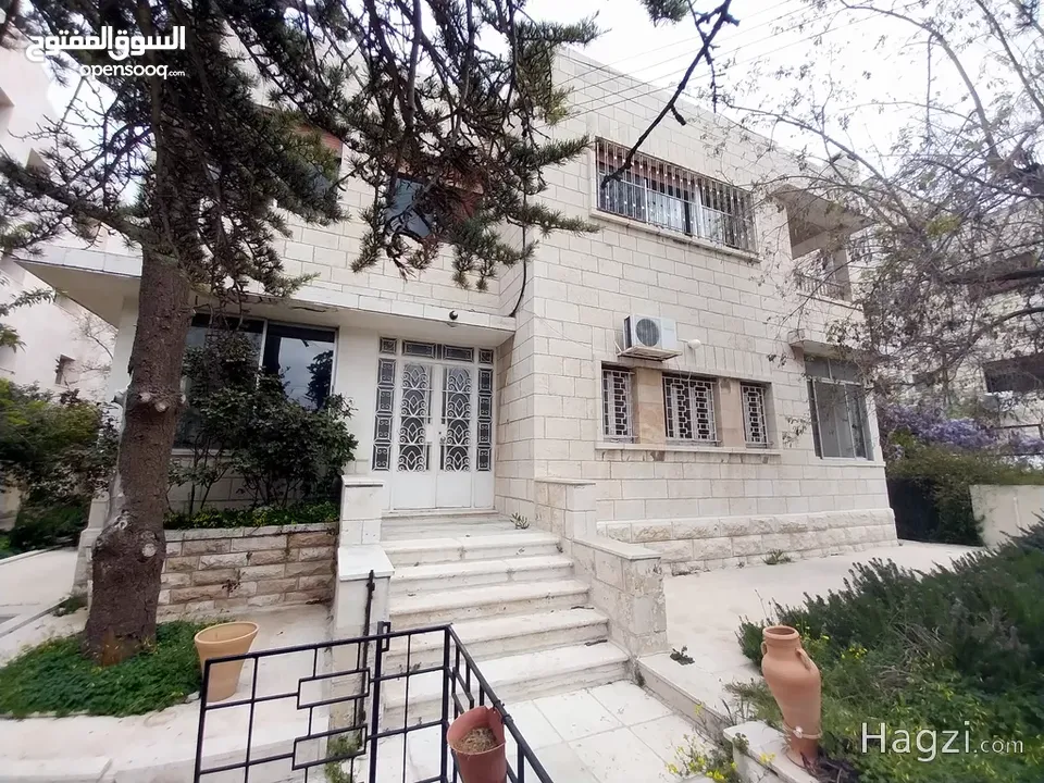 فيلا للبيع في منطقة الدوار الرابع  ( Property ID : 31736 )