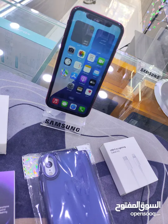 التفاحه الاصلي iPhone XR جيجا 64 بطارية 75 مش مفتوح ابدا فحص معه بكج هدية