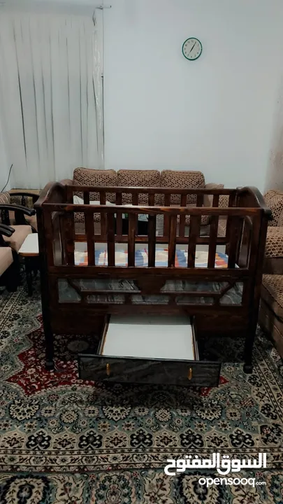 تخت بيبي جديد خشب الكندي