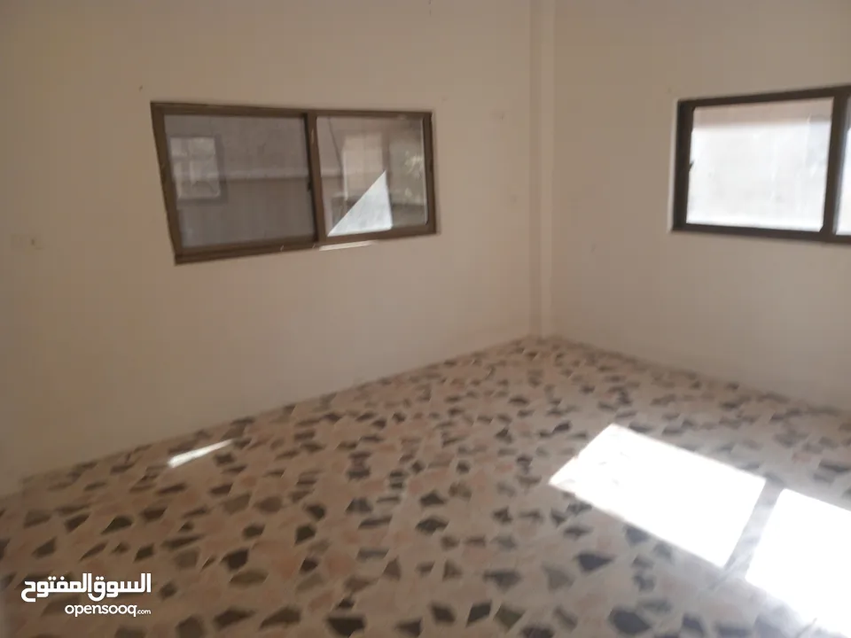 شقه لايجار طابق اول