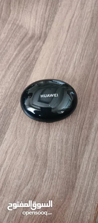 سماعة وساعة هواوي الاصليه لون اسود huawei freebids 4i huawei smart watch gt 2