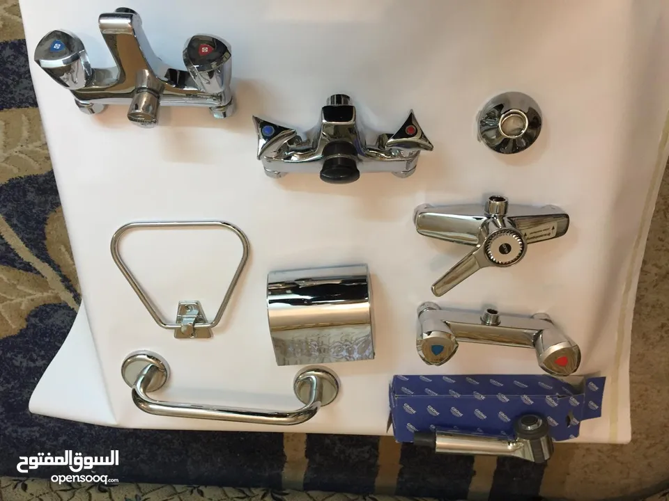 4 بطاريات دوش وحمام GROHE  و  KLUDI  المانيه  واكسوارات .
