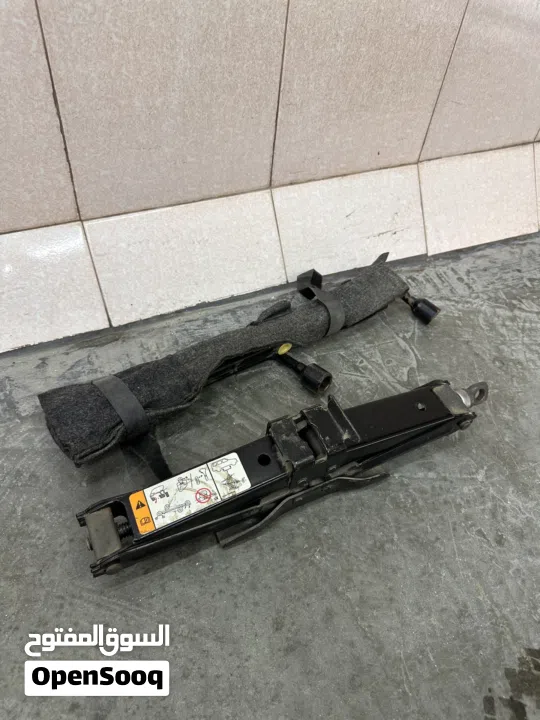 للبيع قطع مشيولة من فورد إكسبلورر 2008