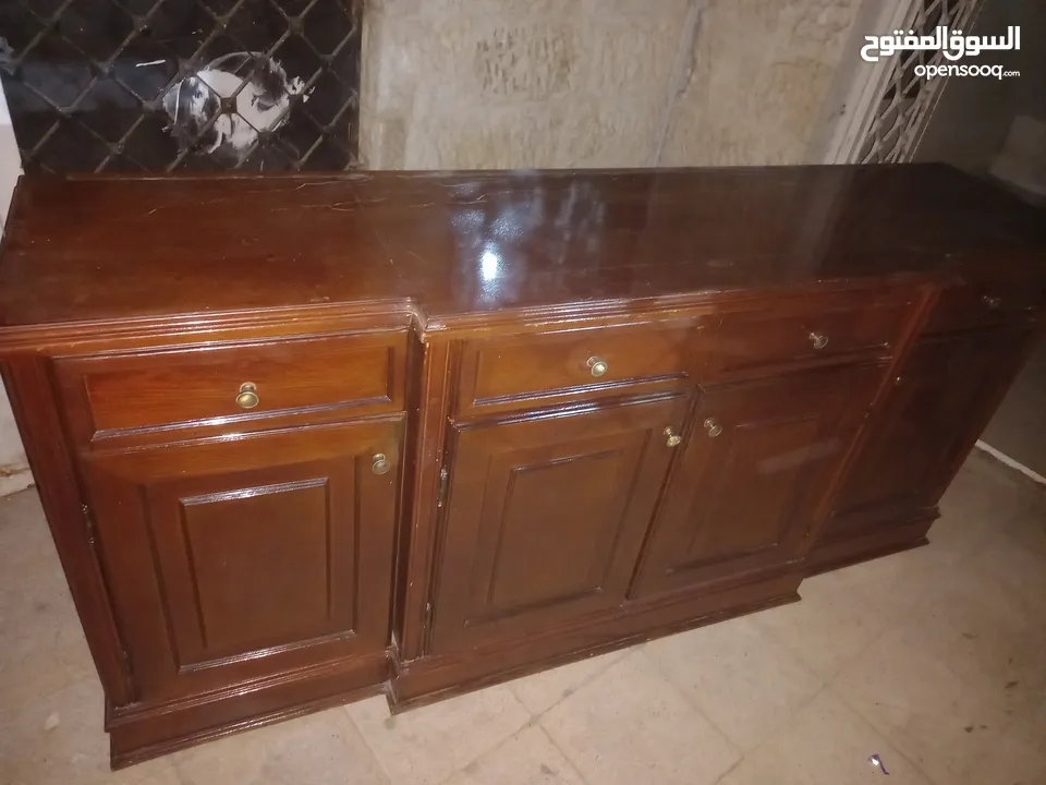 بوفيه مستعمل حاله جيده اون بني