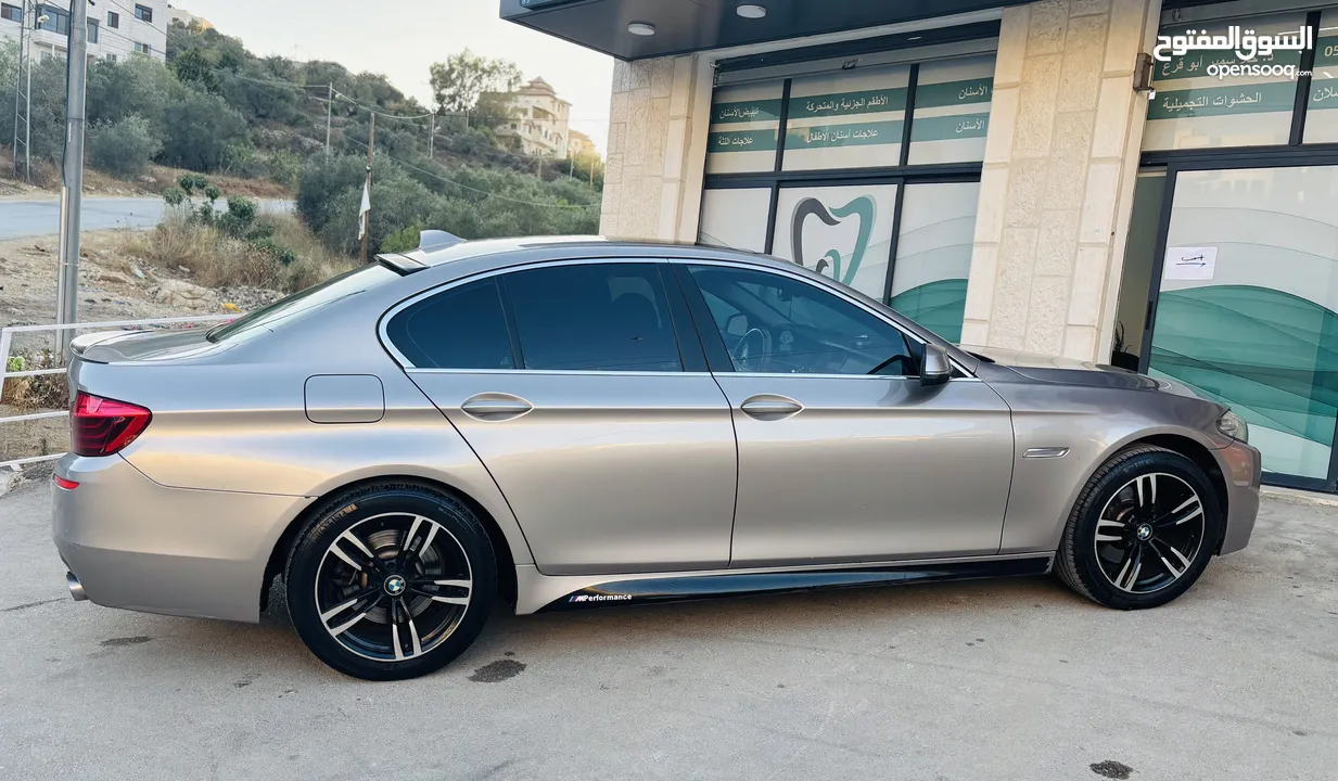 BMW520i f10 سيارة  للبيع  موديل 2014 بسبب التبديل
