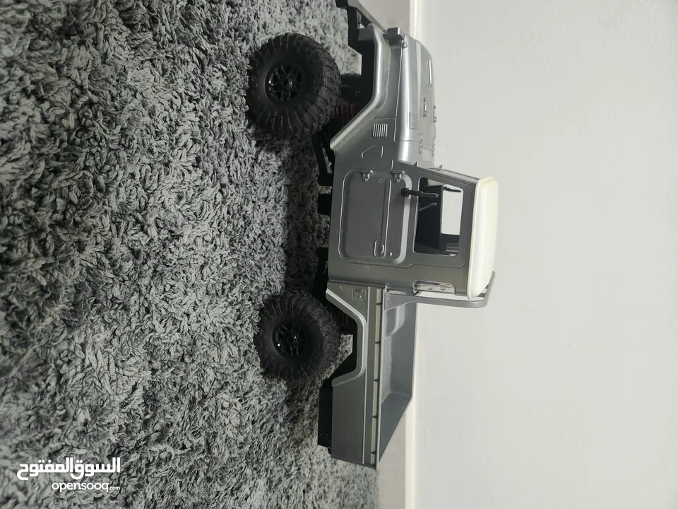 RC CAR(LAND CRUISER)