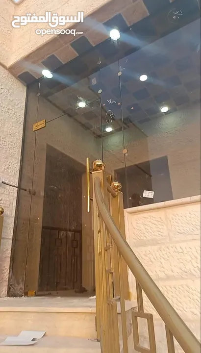 اعمال زجاج وسكريت
