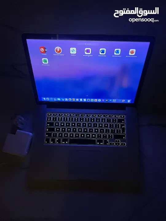 MAC BOOK PRO رفيع موصفات قويه Core i7 RAM 16 HARD 500 SSD