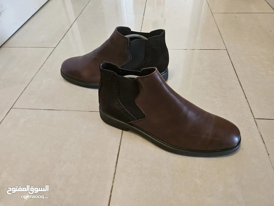 أحذية مشكلة بحالة الجديد 44 و 45 و 43 و 42, 46,