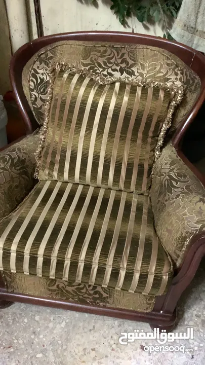 طقم كنب خشب زان 7 مقاعد و نظيف استعمال بسيط