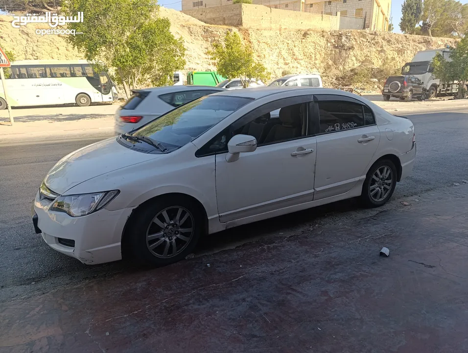 هوندا سيفيك للبيع كاش فقط يوجد بسيطه بالسياره البودي والميكانيكية  السياره صلاه النبي ع الشارع