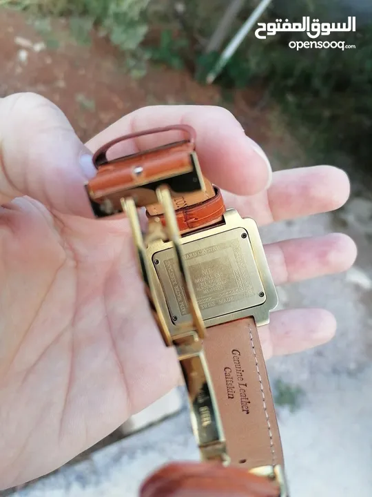 ساعة موناليز اصلية مطلية ذهب عليها احجار ألماس