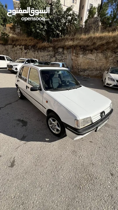 بيجو 205 -