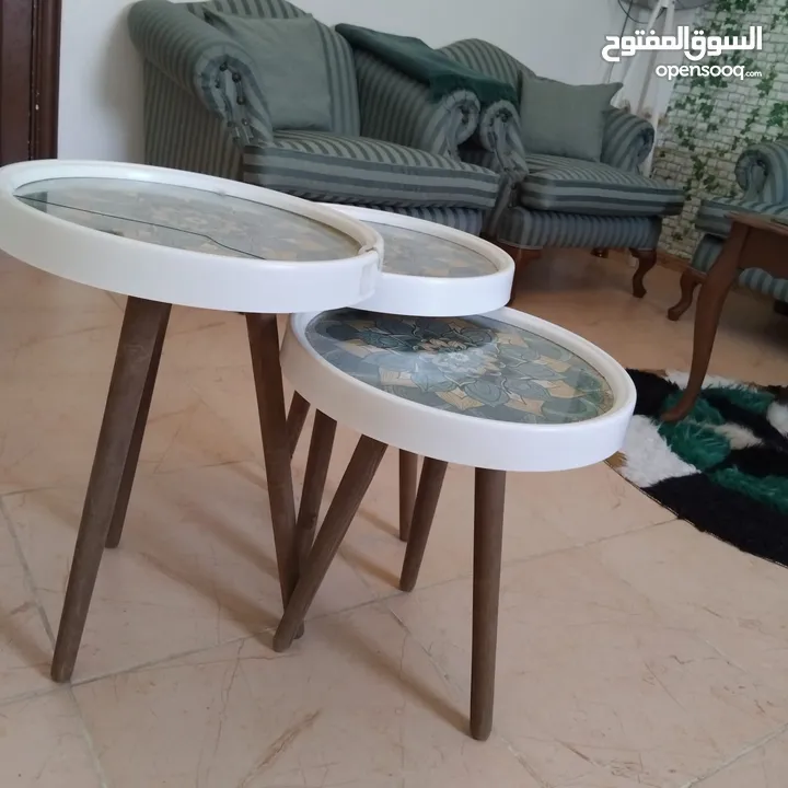 طاولات خشب