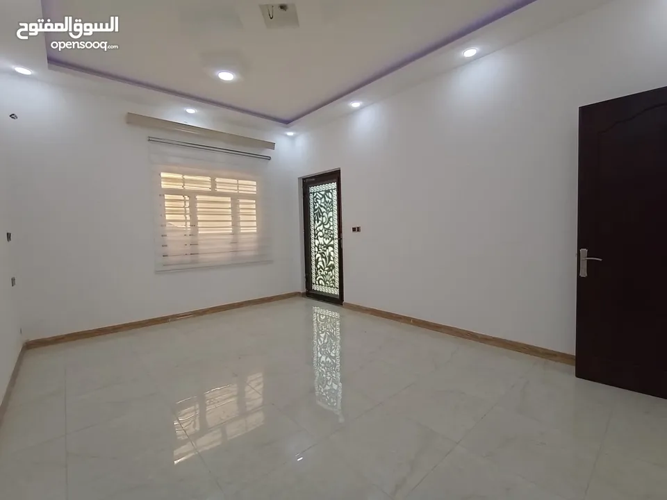 بيت تجاري سكني للإيجار في البراضعية