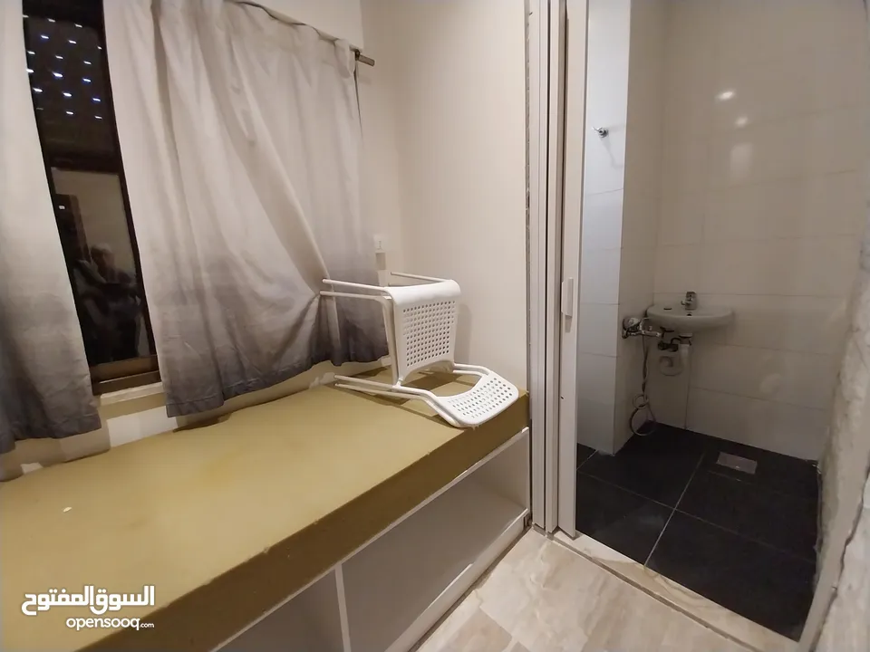 شقة للايجار في عبدون  ( Property 32100 )-175072560