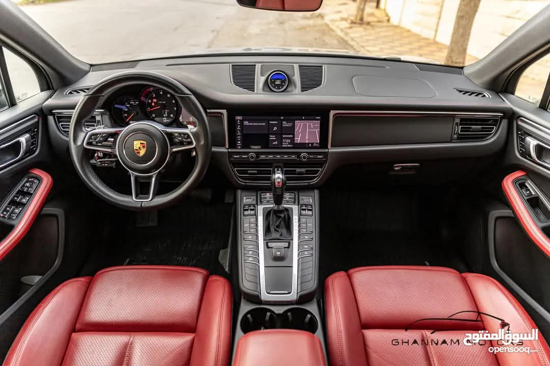 Porsche Mecan 2.0L Turbo وارد وكالة نقل