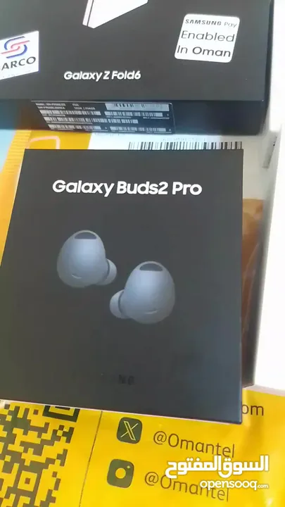 Galaxy z fold 6+I phone air pods pro