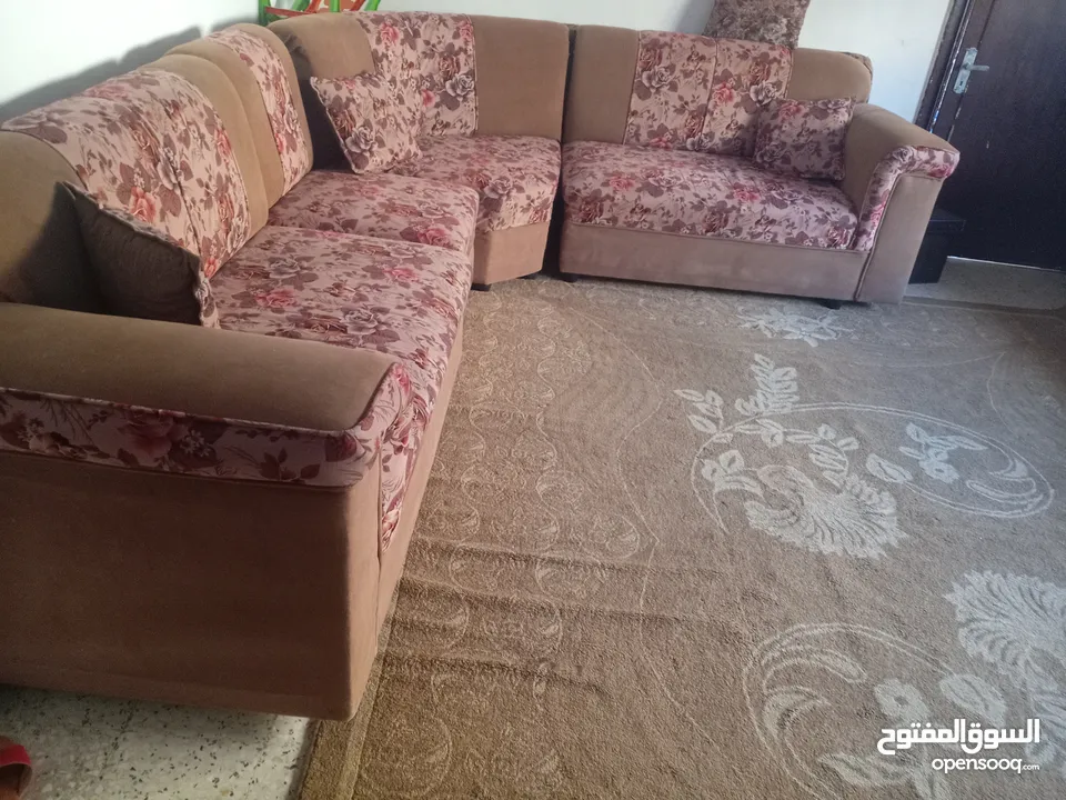 50طقم كنب بحالة جيدة