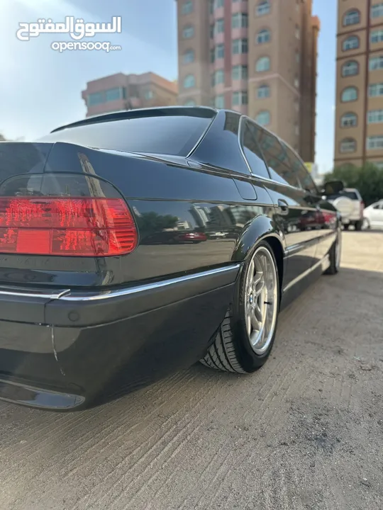 BMW - حجم - 728iL- للبيع