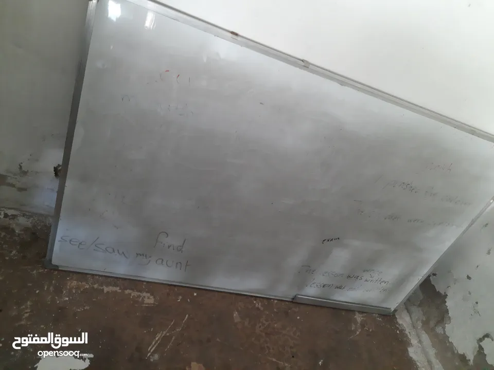 كراسيه دراسه عدد 14  مع  وايت بورد الكرسي عالكوم 10 دنانير