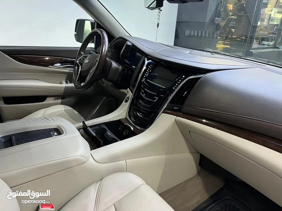cadilac Escalade  وارد الوكالة و صيانة الوكالة مواصفات خاصة