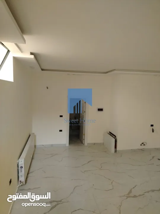 شقة أرضية فاخرة للبيع في الجندويل 300م مع ترسات 150م تشطيب سوبر ديلوكس لم تسكن