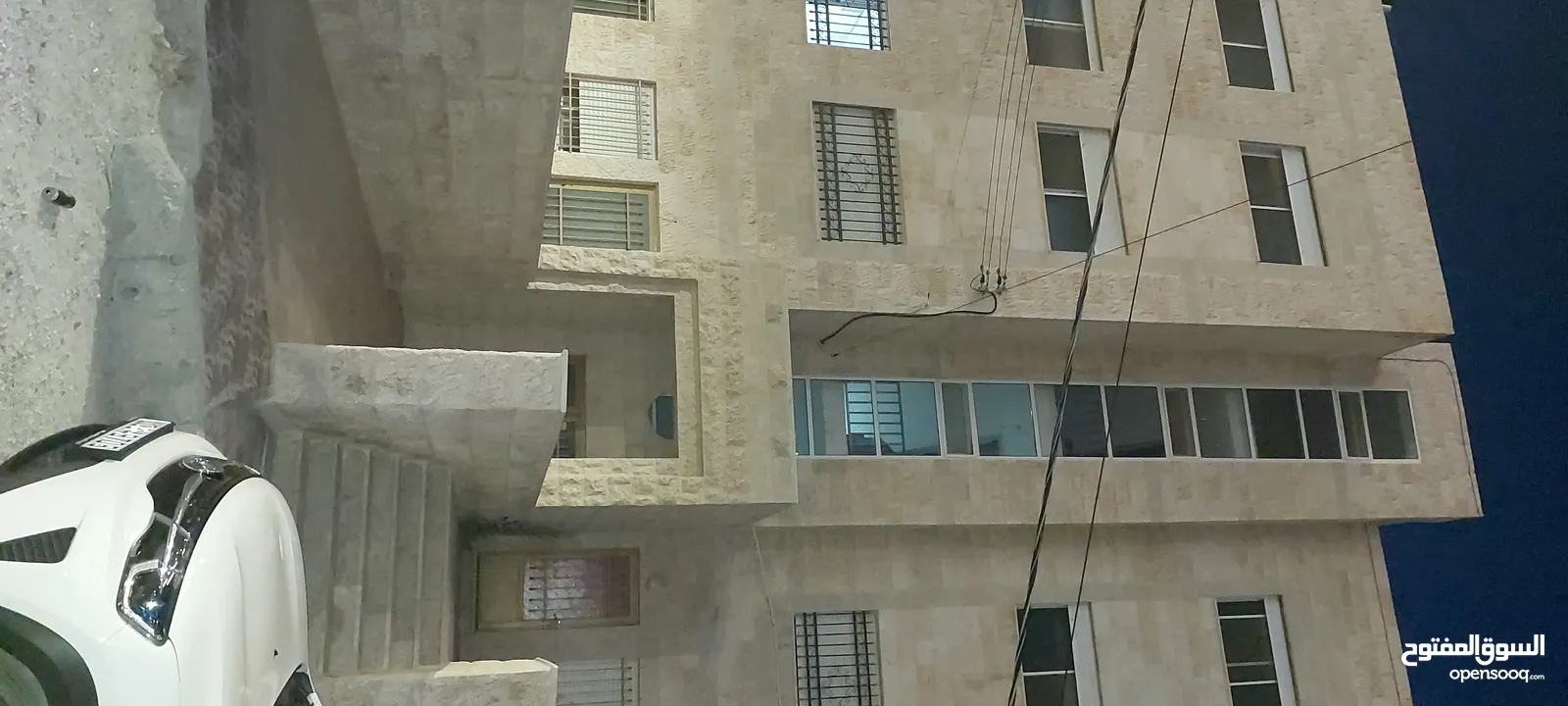 شقة سوبر ديلوكس للإيجار من المالك مباشرة بالزرقاء البتراوي بسعر مغري طابق اول مساحة 160 متر مربع