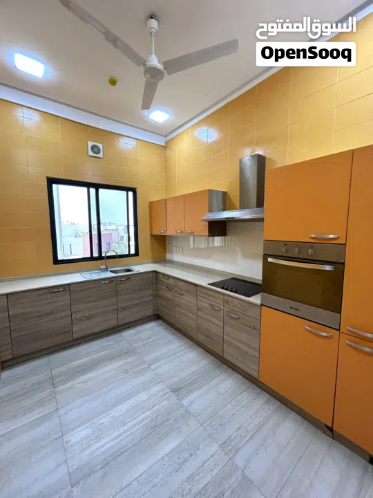 شقة للبيع في منطقة ابو قوة على خط السعودية