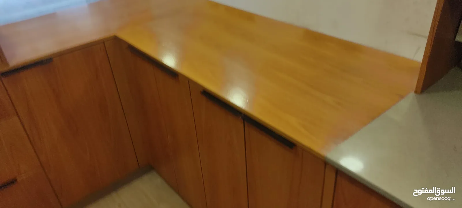 كاونتر خشب للمطاعم والمقاهي