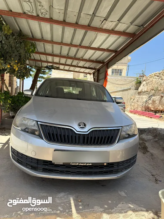 سيارة سكودا رابيد للبيع