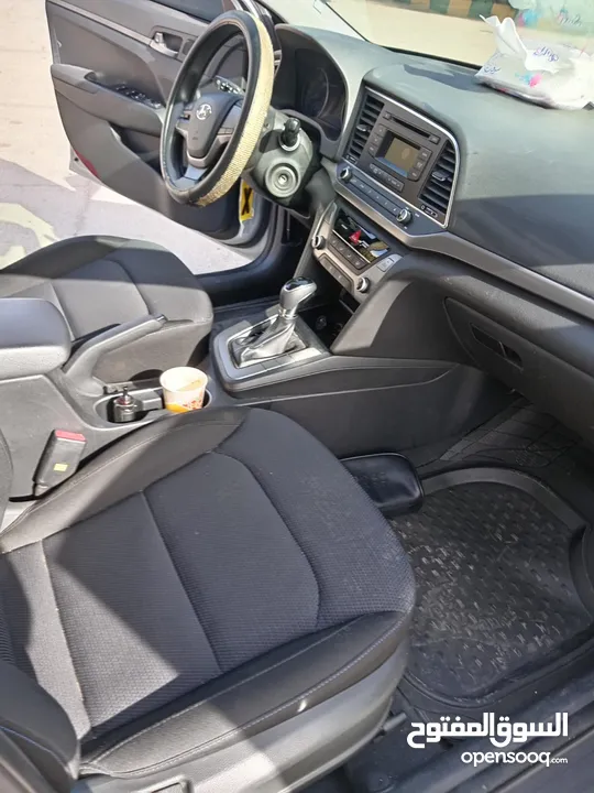 سيارة هونداي افانتيAD 2017 بحالة الوكالة للبيع