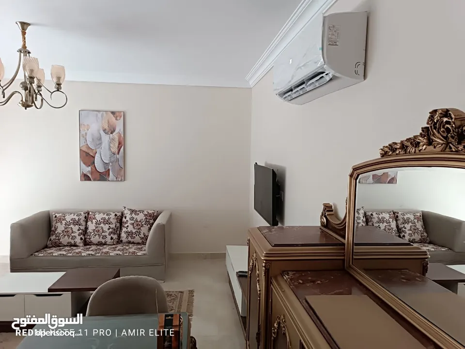 شقه مفروشه ومكيفه للإيجار فى كمبوند وان قطاميهFurnished apartment  in compoundone katameya for rent