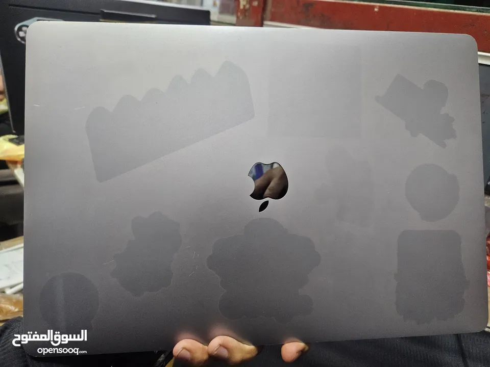 للبيع ماك بوك برو 2019 للمصممين والمنتجين والمهندسين شاشة16 cor i7 ram16 ssd512