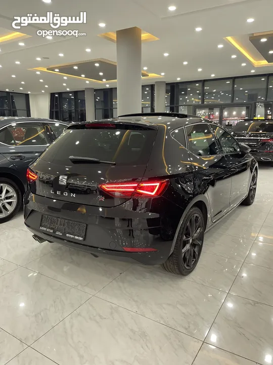 Seat leon fr // فتحة سقف بانوراما كاملة الاضافات طلاء الشركة يد صفر