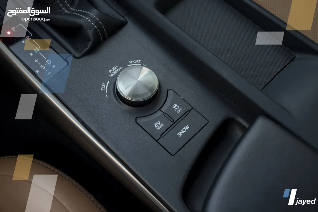 Lexus IS300H 2018 - للبيع