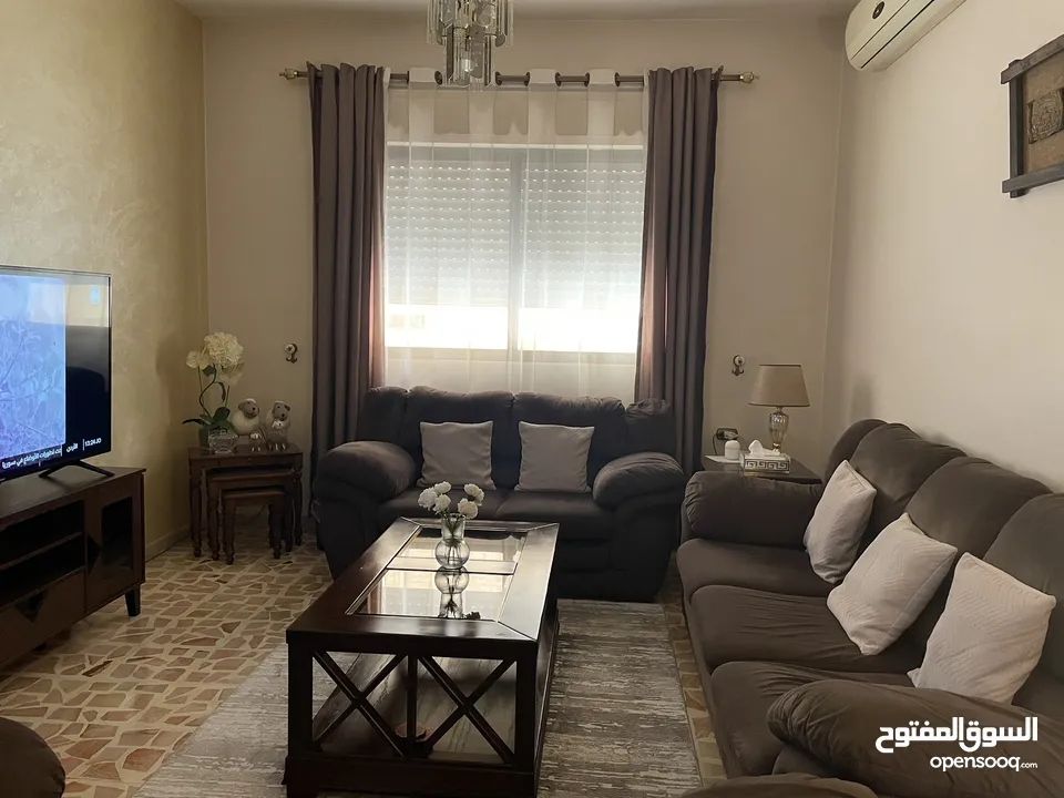 شقة للبيع ضاحية الامير حسن الطابق الاول مساحة 150 م