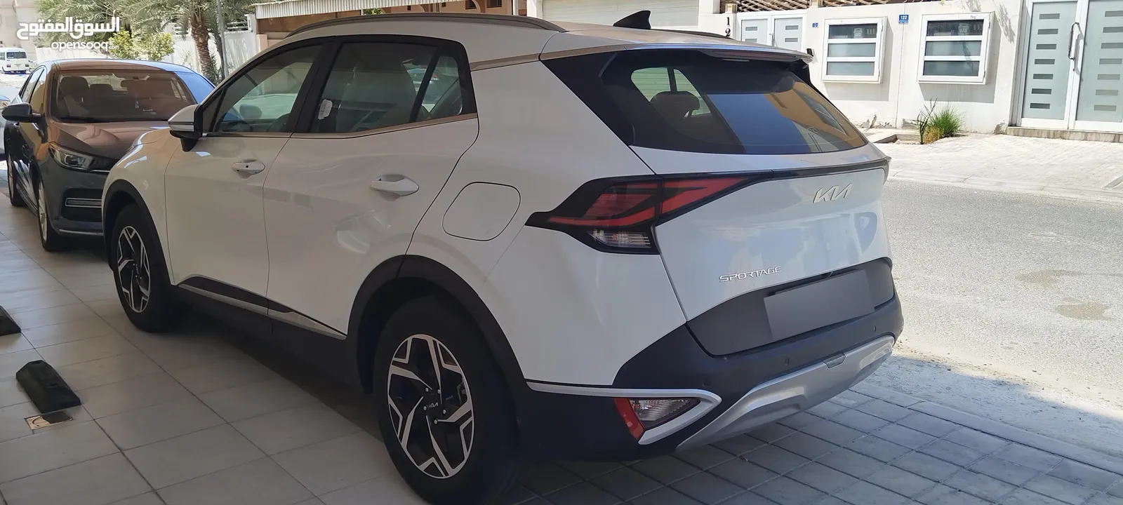 KIA Sportage SUV-2023 _White (Negotiable)