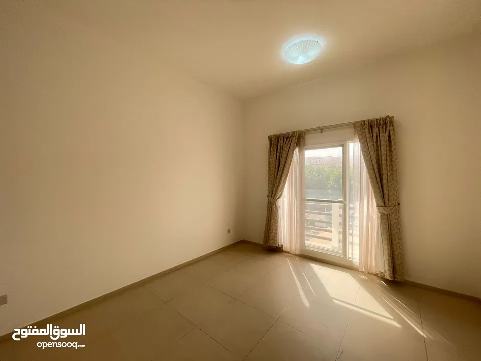 4 BR Lovely Townhouse in Madinat Qaboos