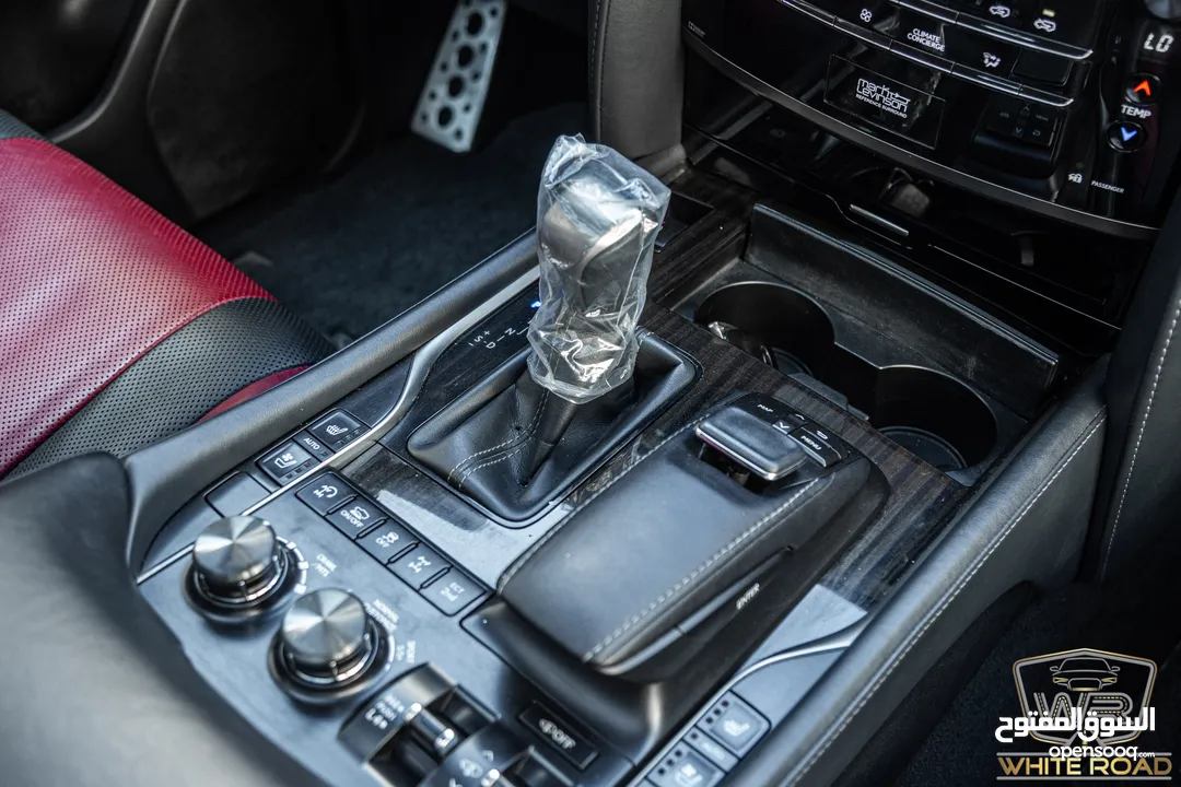 Lexus Lx570s 2019   السيارة وارد الشركة و قطعت مسافة 123,000