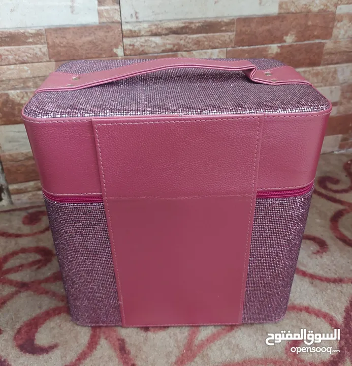 شنطة مكياج ومجوهرات فاخره ستراس حجم كبير