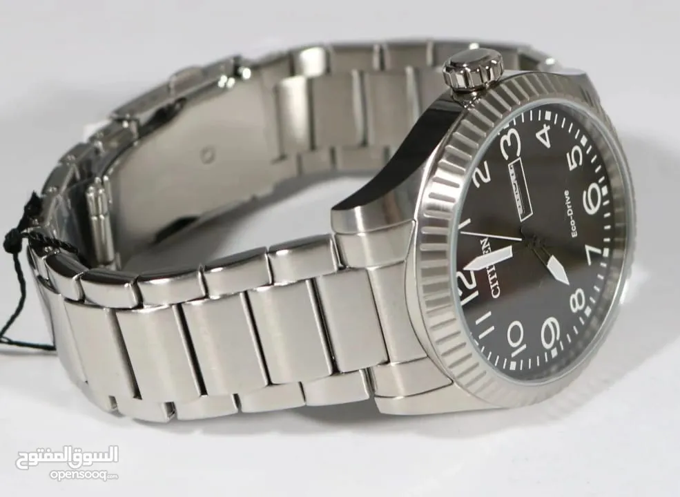 ساعة Citizen Eco Drive بالطاقة الضوئية