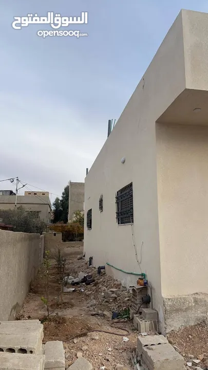 بيت للبيع المفرق شارع عشرين